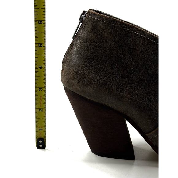 Vince Camuto Grishell Tobacco Brown Suede Ankle Bootie Womens Size 8M New - Picture 6 of 10